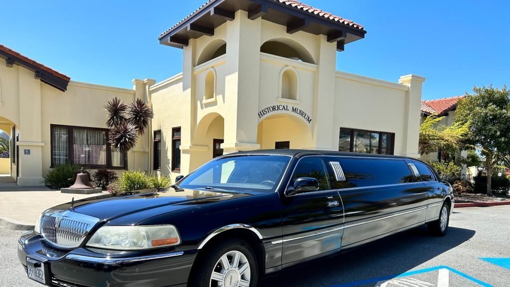 Famous City Limousine gallery photo 24