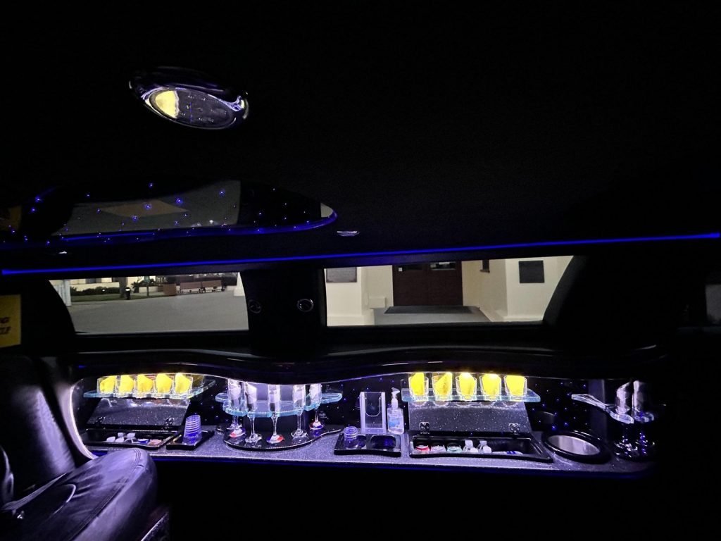 Famous City Limousine gallery photo 3