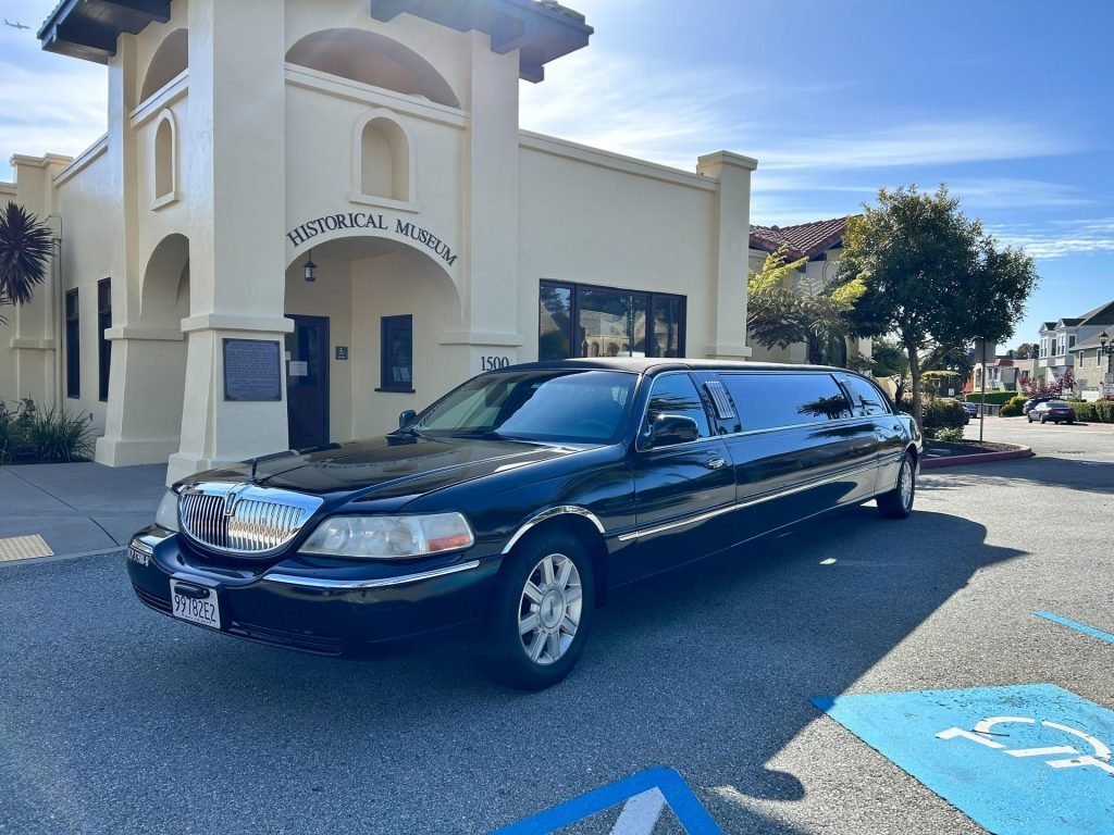 Famous City Limousine gallery photo 6