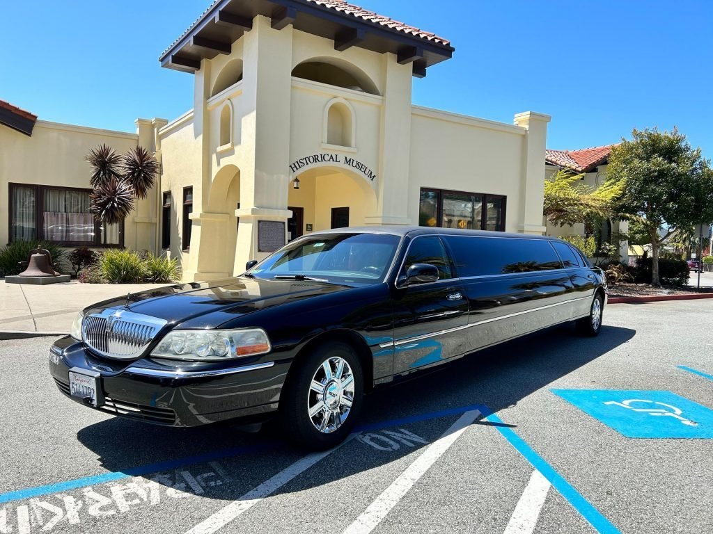 Famous City Limousine gallery photo 7