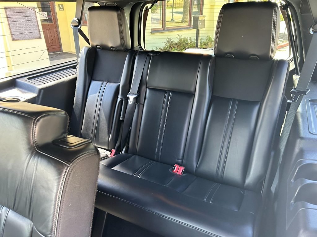 Famous City Limousine gallery photo 9
